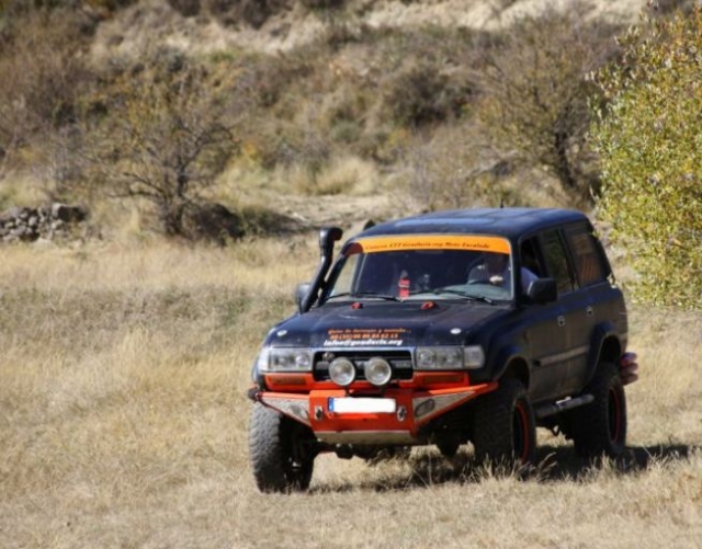  组织 4x4 行程